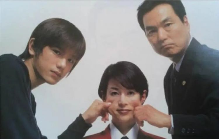 被丈夫控制的日剧女神,50岁的她终于离婚了 被丈夫控制的日剧女神,50岁的她终于离婚了