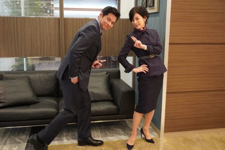 被丈夫控制的日剧女神,50岁的她终于离婚了 被丈夫控制的日剧女神,50岁的她终于离婚了