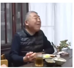 为一句承诺，倔强的日本老爷爷口是心非了50年，这是什么神仙爱情啊！