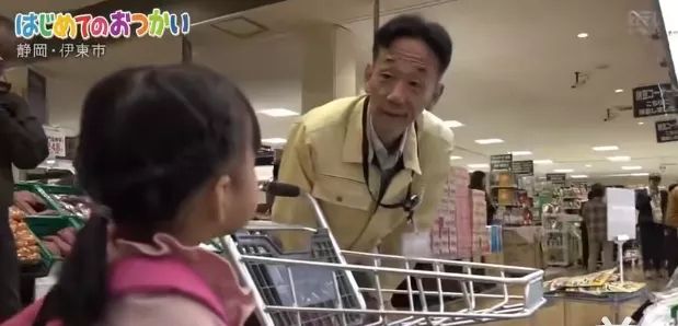 4岁的寿司店“老板娘”，日本综艺拍下了她工作的一天