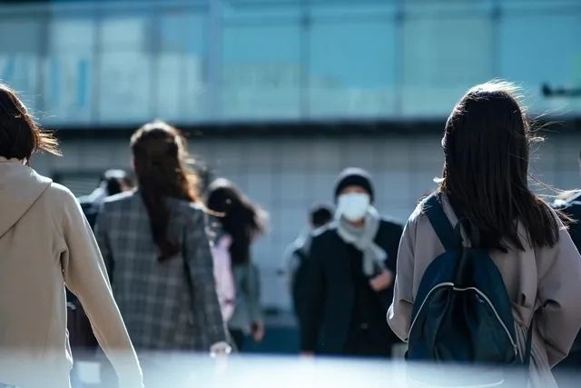 日本穷大学生的一天：喝自来水充饥，不敢申请奖学金
