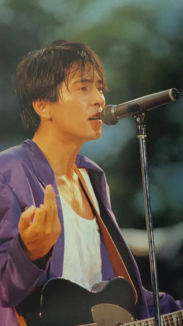 他是日本情歌王子，被称为“原唱杀手”，两次退出歌坛，复出仍是巅峰