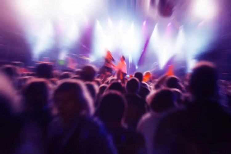 日本人气童星转型失败，落魄沦为成人女优，揭残酷黑幕…