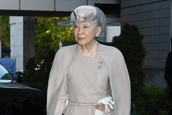 日本真子公主赴美生活现状：经济拮据，新衣服都买不起，皇室或将遗产提前赠予
