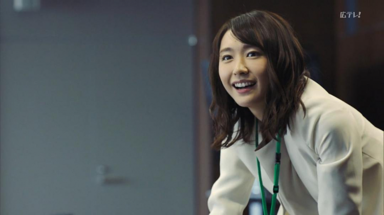 我在日本酒吧打工，学会向艺伎和牛郎倒酒