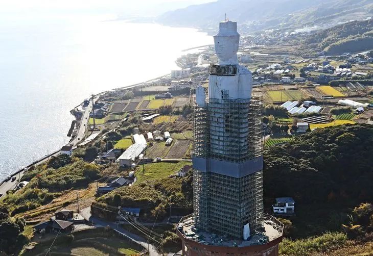 日本花9个亿拆除“世界第一观音像”；《龙樱》将被翻拍为国产剧丨百通板第78期