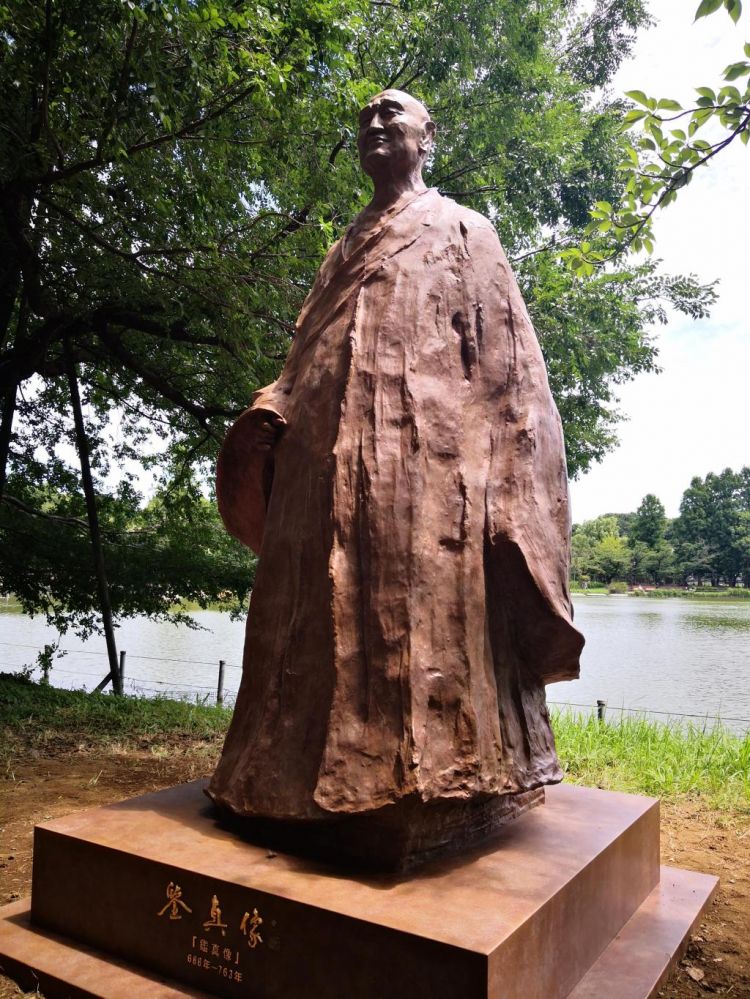 吴为山雕塑作品《鉴真铜像》在日本东京落成揭幕