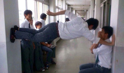 在日本对女生搞壁咚，其实是一种犯罪行为
