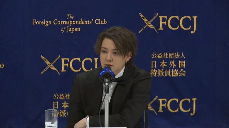 歌手冈本カウアン实名揭露遭喜多川性侵