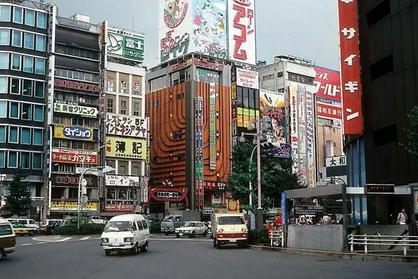 日本房价崩盘回忆：当年贷款买房的平民，后来都怎么样了？