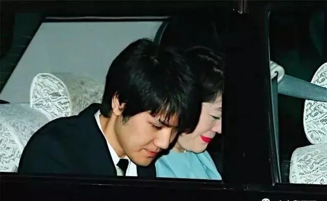 日本民众喜爱的“平成灰姑娘”，越来越像狐狸脸