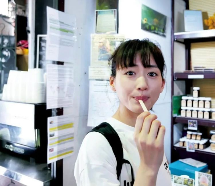 打败石原里美、新垣结衣的日本国民女神，越作越红？
