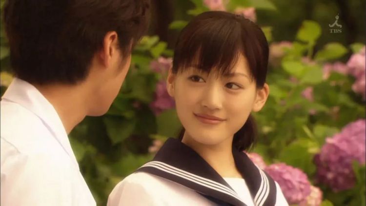 打败石原里美、新垣结衣的日本国民女神，越作越红？