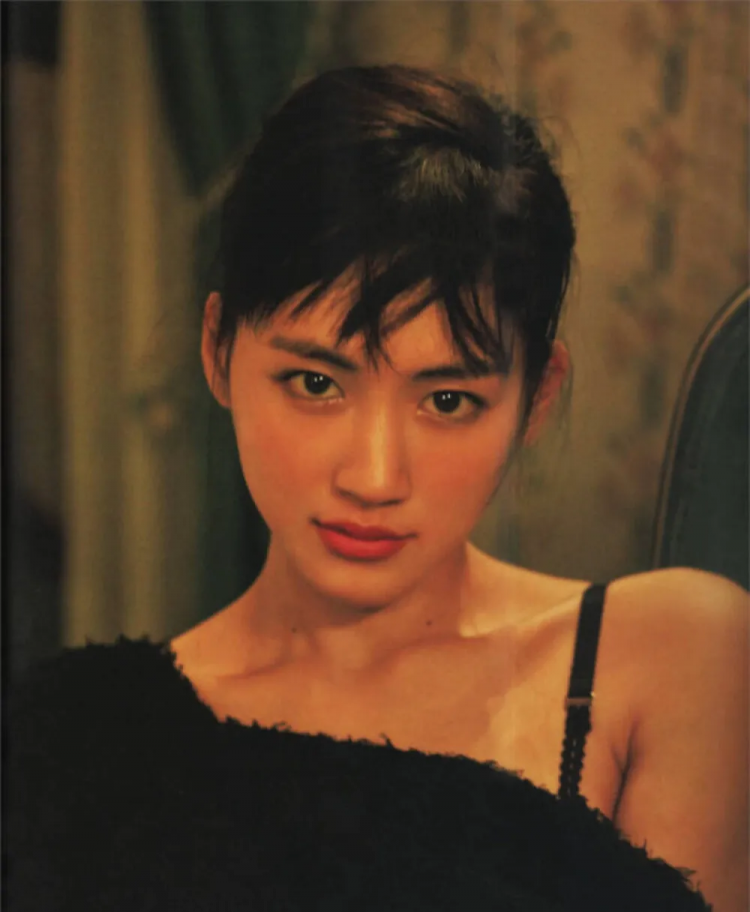 打败石原里美、新垣结衣的日本国民女神，越作越红？