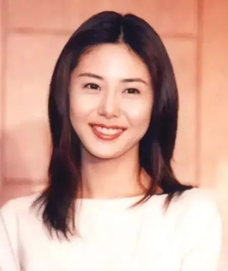49岁“亚洲顶级女神”近况曝光，一代人心中的白月光，又杀回来了！