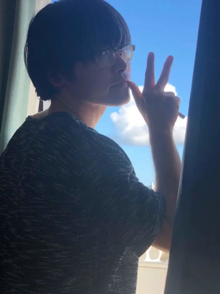 日本32岁最强软饭男，13年被7任女友包养还屡遭求婚！公开24小时作息后，网友：这软饭就该他吃！