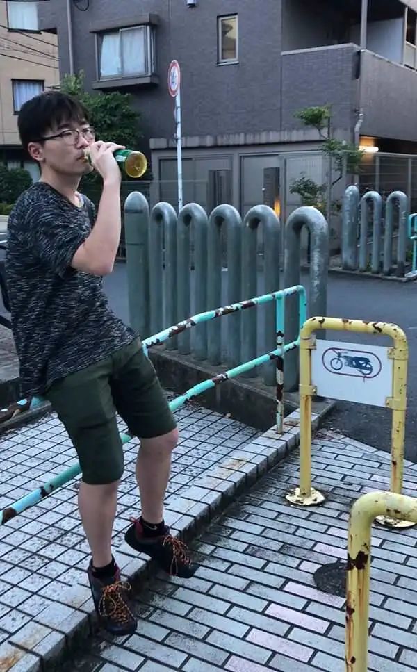 日本32岁最强软饭男，13年被7任女友包养还屡遭求婚！公开24小时作息后，网友：这软饭就该他吃！