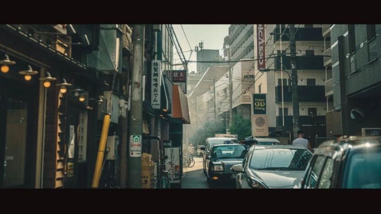 第144期：台风卡努致日本冲绳21万家庭断电；日本将放宽此签证要求 | 百通板