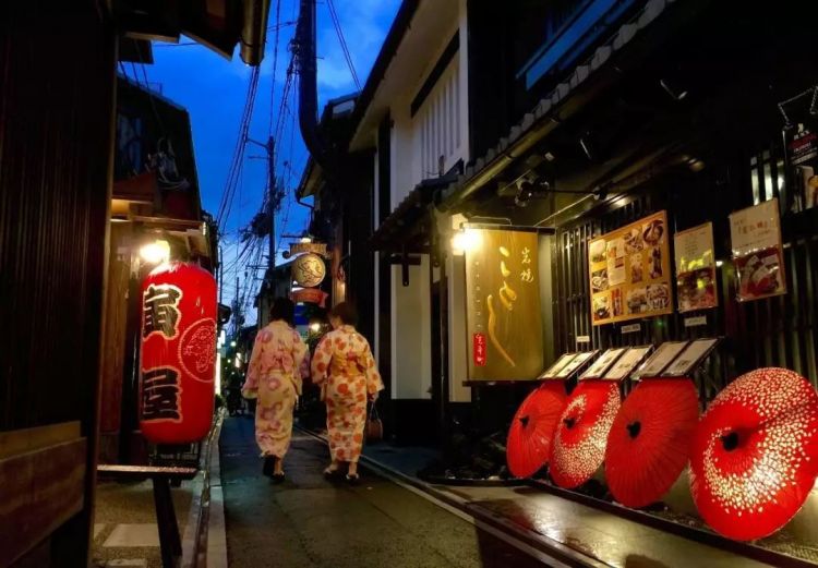 日本京都的昼夜三餐