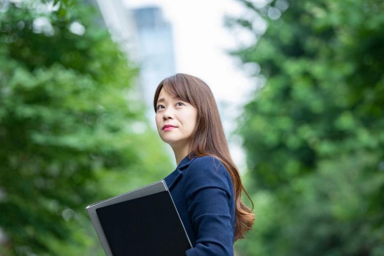 日本公务员考试女性通过比超四成创历史新高