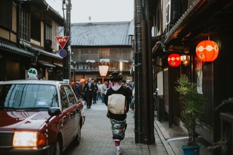 第146期：福原爱或面临国际通缉；日本世界级游泳冠军不雅照流出；日本知名漫画家去世 | 百通板