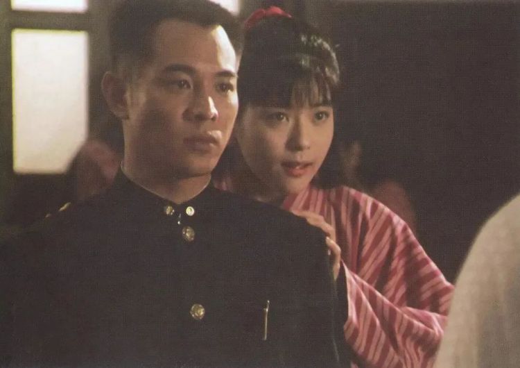 20岁就火到中国的日本女星，至今50岁单身不婚，美丽依旧...