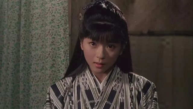 20岁就火到中国的日本女星，至今50岁单身不婚，美丽依旧...