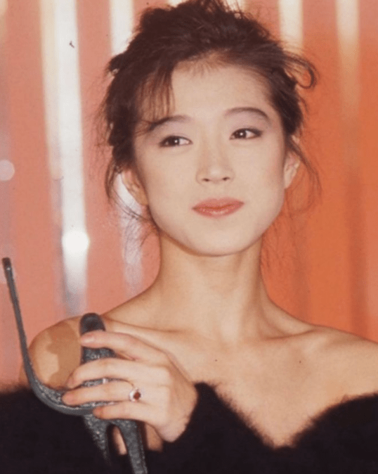 中森明菜，何必吹她的破碎感