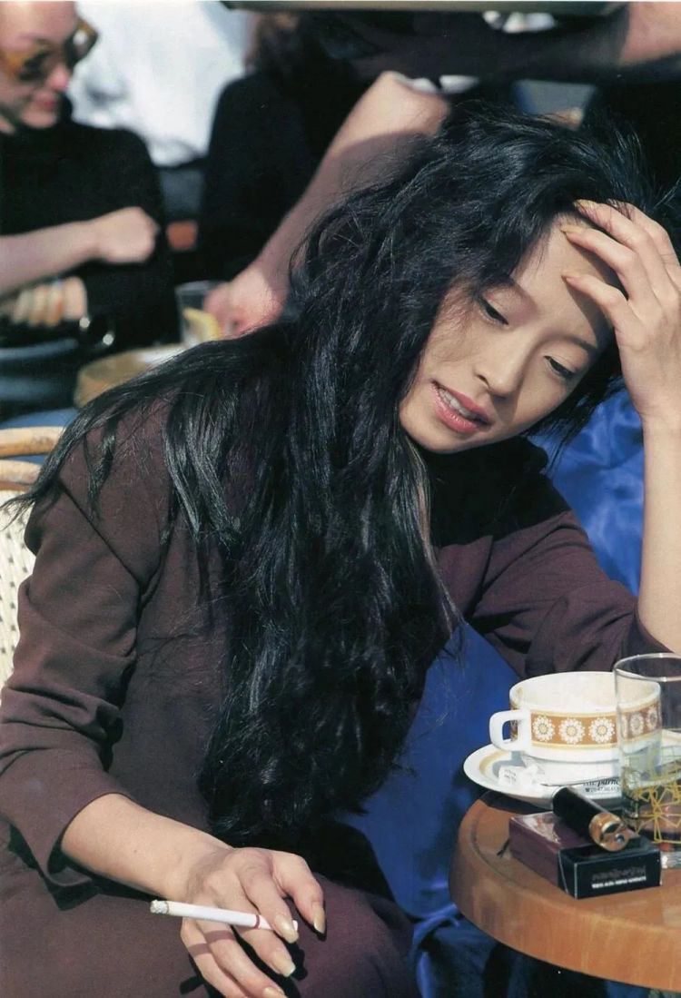 中森明菜，何必吹她的破碎感