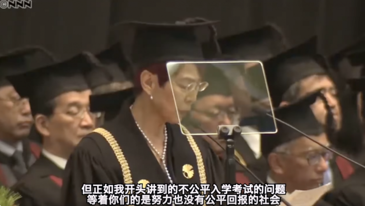 他的辞职，震动日本