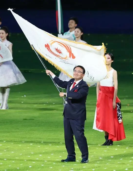 第154期:红白主持人公布;日本大批年轻女性入境美国被拒;三得利社长被曝职场暴力 第154期:红白主持人公布;日本大批年轻女性入境美国被拒;三得利社长被曝职场暴力