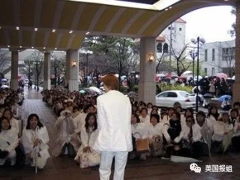 日本国宝剧团当家花旦自杀，曝恐怖内幕！富家千金遭屈辱霸凌，同辈为嫁豪门斗得你死我活？