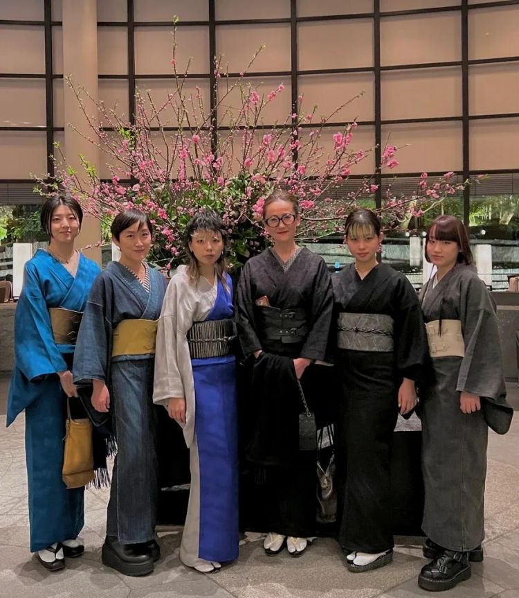 日本43岁美女姐姐为养家创业，赚钱后却被丈夫要求回归家庭！现状曝光，网友：爽到了！