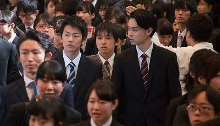 在这里，没有年轻人考公了
