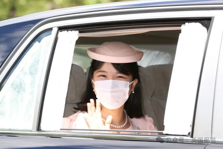 日本天皇独生女事业爱情双丰收？毕业礼大气亮相，疑似帅男友曝光，网友：她才适合当天皇！
