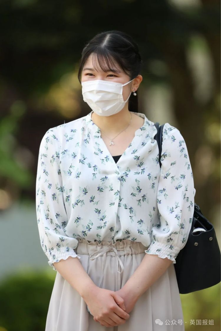 日本天皇独生女事业爱情双丰收？毕业礼大气亮相，疑似帅男友曝光，网友：她才适合当天皇！