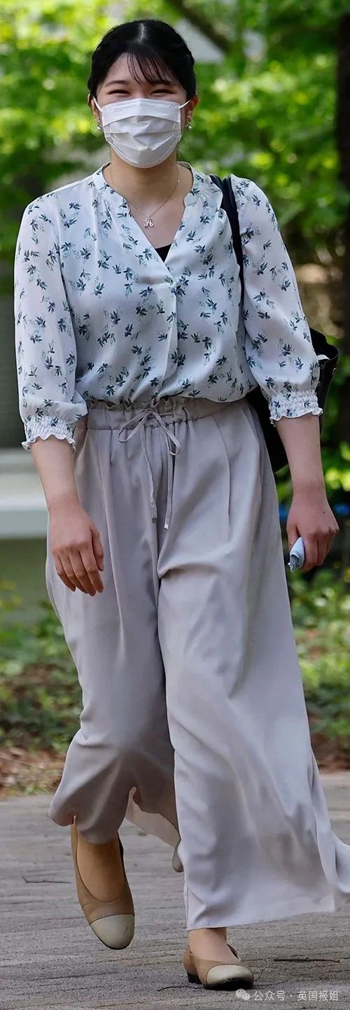 日本天皇独生女事业爱情双丰收？毕业礼大气亮相，疑似帅男友曝光，网友：她才适合当天皇！