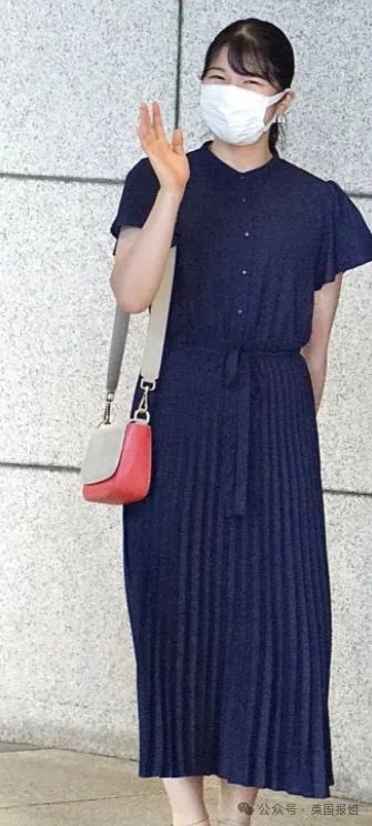 日本天皇独生女事业爱情双丰收？毕业礼大气亮相，疑似帅男友曝光，网友：她才适合当天皇！