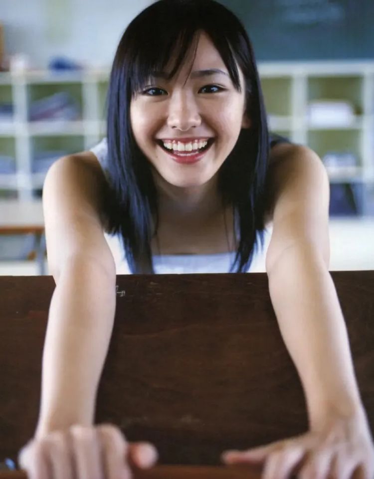 日本女孩的牙，为什么大多不好看？