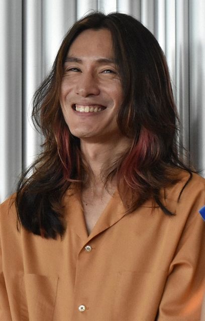 SUPER EIGHT成员安田章大因治疗右手中指暂时停止活动