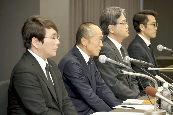 小林制药会长和社长引咎辞职