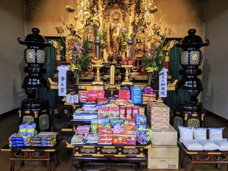 为啥现在日本人礼佛要用小动物饼干？