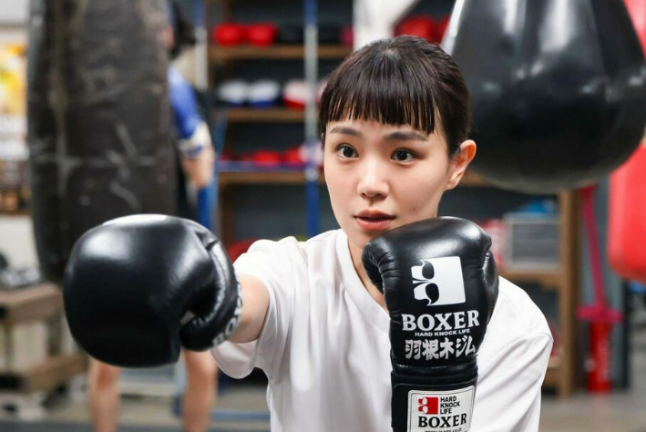 演员奈绪为新剧苦练拳击 获现役世界冠军盛赞