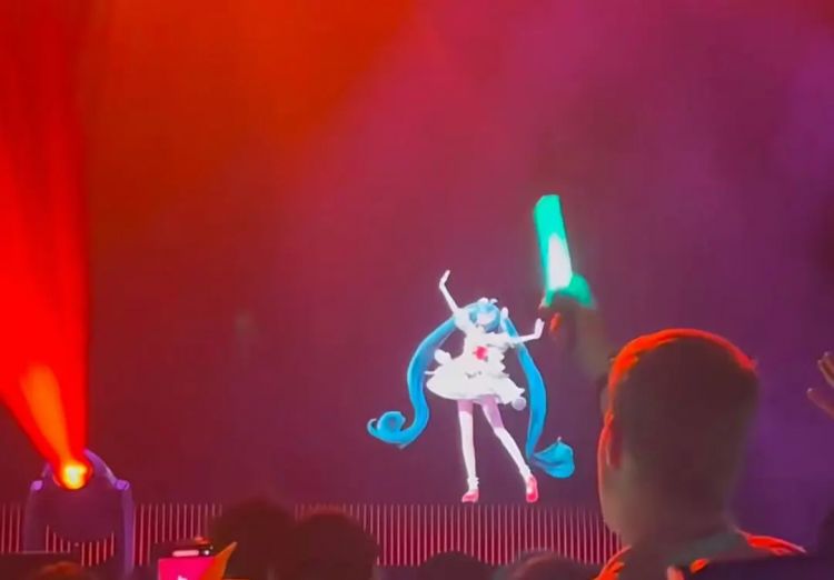 官方警告!宅男公务员和初音未来结婚6年后摊上事了! 官方警告!宅男公务员和初音未来结婚6年后摊上事了!