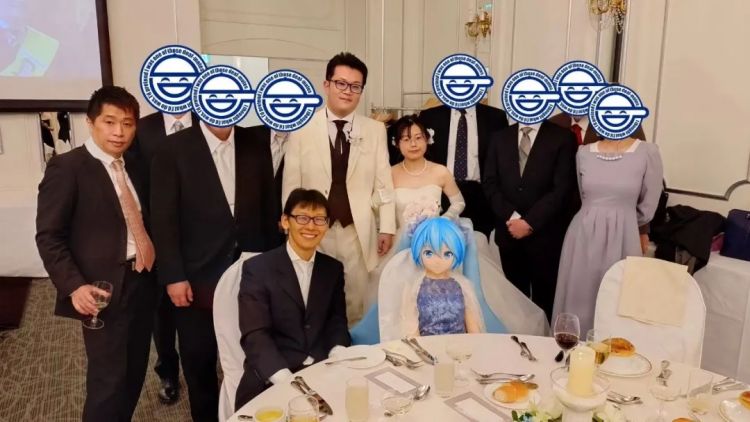 官方警告!宅男公务员和初音未来结婚6年后摊上事了! 官方警告!宅男公务员和初音未来结婚6年后摊上事了!