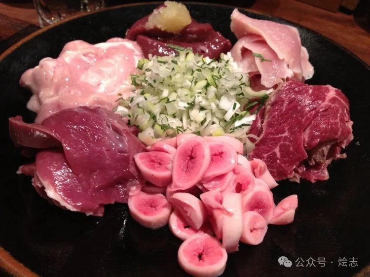 不是，你们还真吃啊？数落一下日本的内脏刺身...