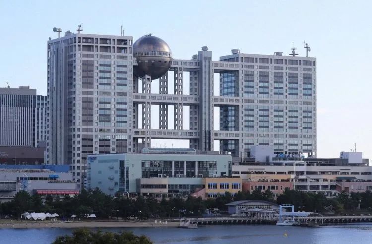 第228期：日本假警察肆虐 狂卷百亿日元；石原里美孕期出席日本奥斯卡；世博开幕在即门票滞销场馆烂尾？| 百通板