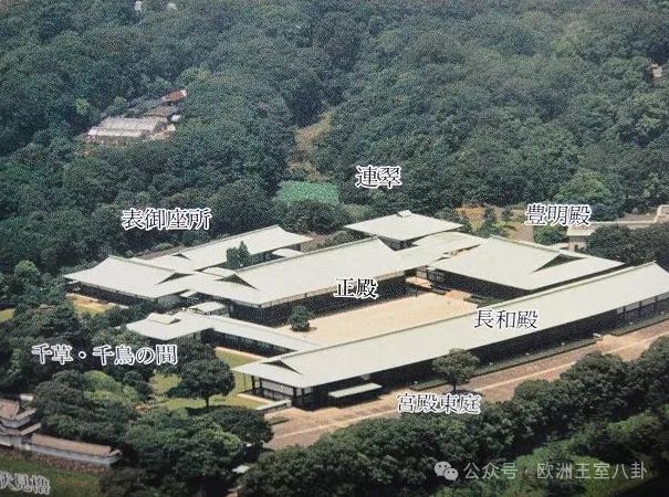 这王宫，也“朴实无华”得过头了吧？