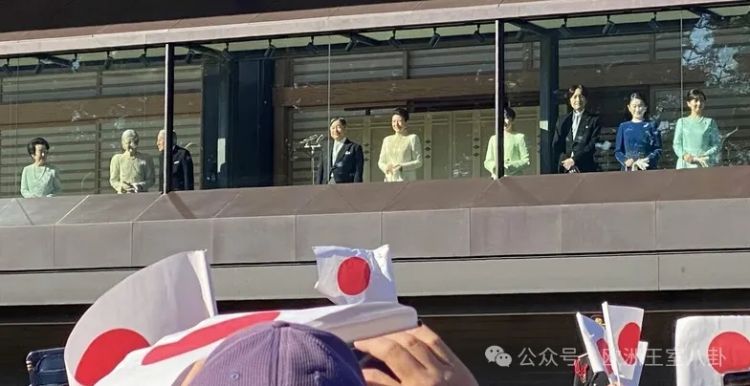 这王宫，也“朴实无华”得过头了吧？