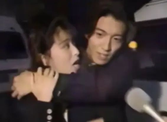 木村拓哉超绝宠粉，把101岁奶奶甜成少女：比遇到老公还开心